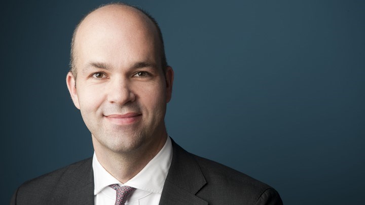 Φράτσερ: Θα υπάρξει “κούρεμα” του ελληνικού χρέους φέτος – Ο Σόιμπλε εξαπάτησε τους Γερμανούς