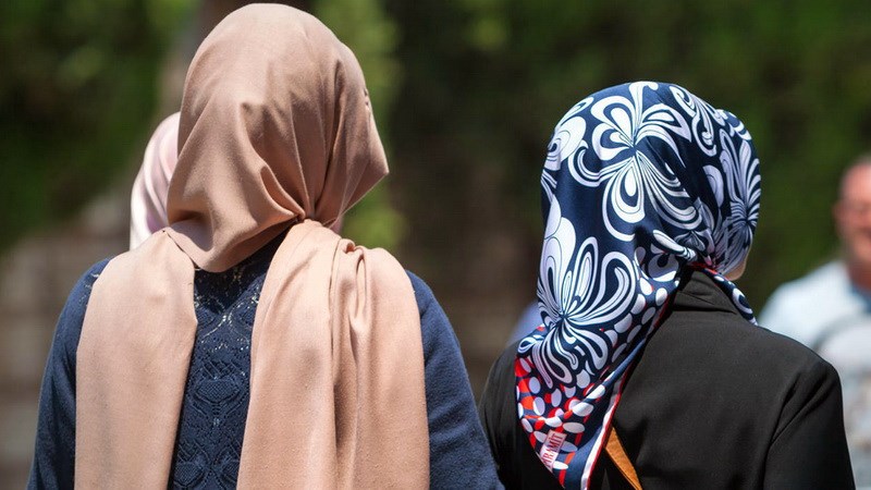 Επιτακτική η πλήρης κατάργηση του σκοταδιστικού νόμου της Σαρία υποστηρίζουν Βενιζέλος, Μπακογιάννη και Μουσταφά