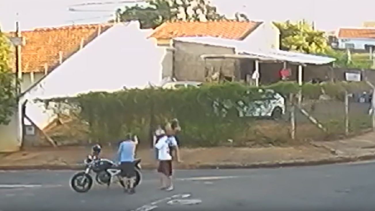 ΒΙΝΤΕΟ που σοκάρει- Τον εκτέλεσε στη μέση του δρόμου για 400 ευρώ