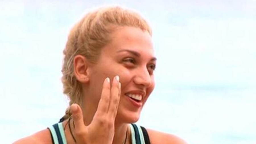 Η Σπυροπούλου μιλά για τα παραπανίσια κιλά της και το Twitter… “ξεσαλώνει” – ΒΙΝΤΕΟ – ΦΩΤΟ