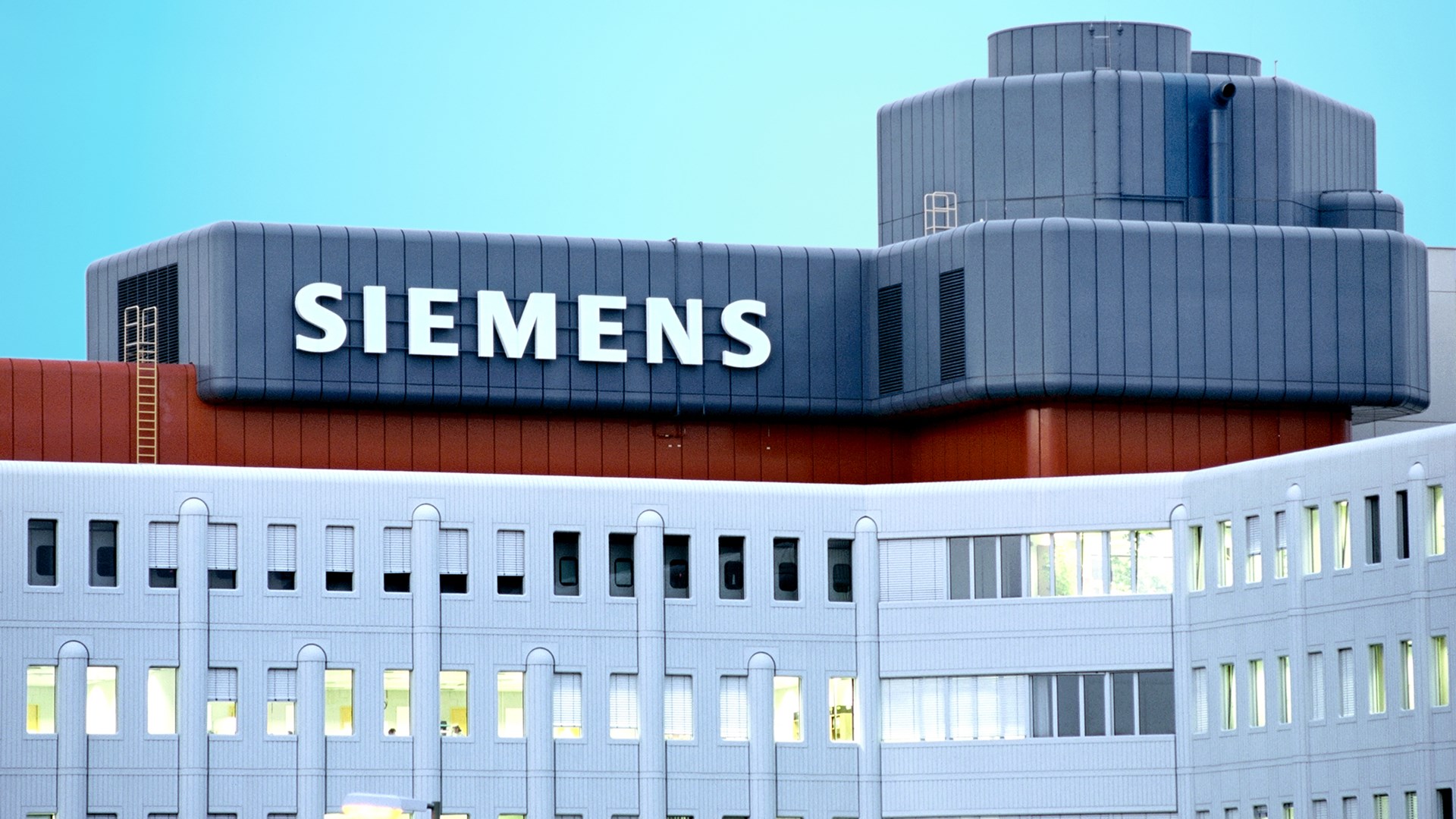 Μαρτυρία “φωτιά” στη δίκη για την υπόθεση της Siemens – Πώς “εξαφάνισε” 7 εκατ. ευρώ ο φυγόδικος Καραβέλας