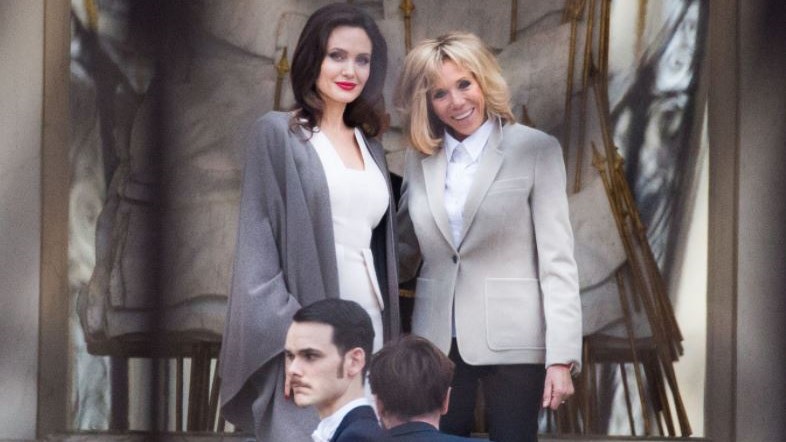 Τα φλας άστραψαν για τη συνάντηση της Μπριζίτ Μακρόν με την Αντζελίνα Τζολί – ΦΩΤΟ