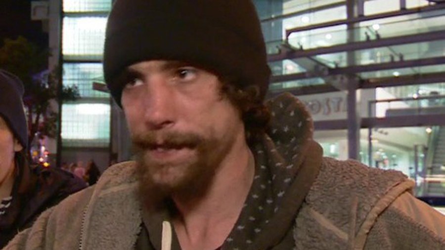 Στη φυλακή ο άστεγος “ήρωας” του Μάντσεστερ – Αποδείχθηκε πως έκλεβε τα θύματα της τρομοκρατικής επίθεσης