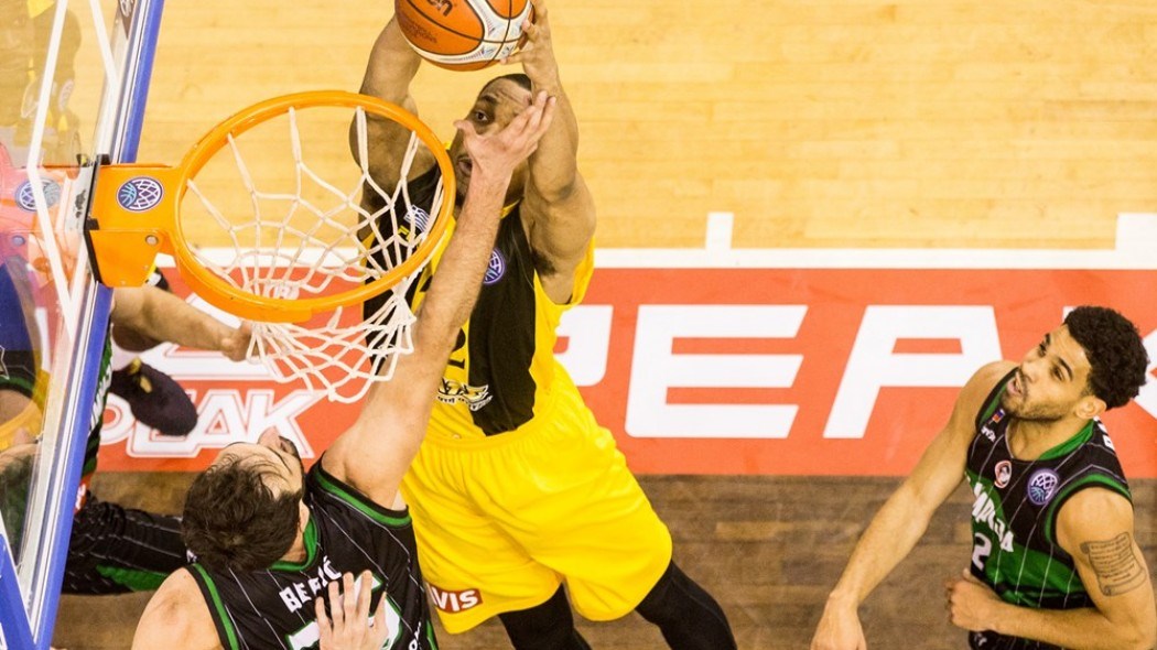 Νίκησε και ελπίζει η ΑΕΚ