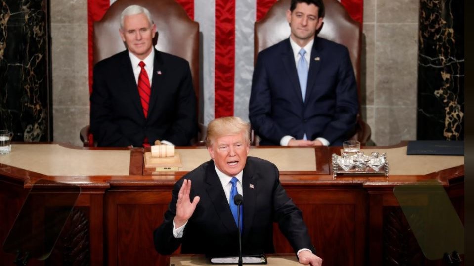 Ενωτικός στην ομιλία του στο Κογκρέσο ο Τραμπ: Να παραμερίσουμε τις διαφορές μας