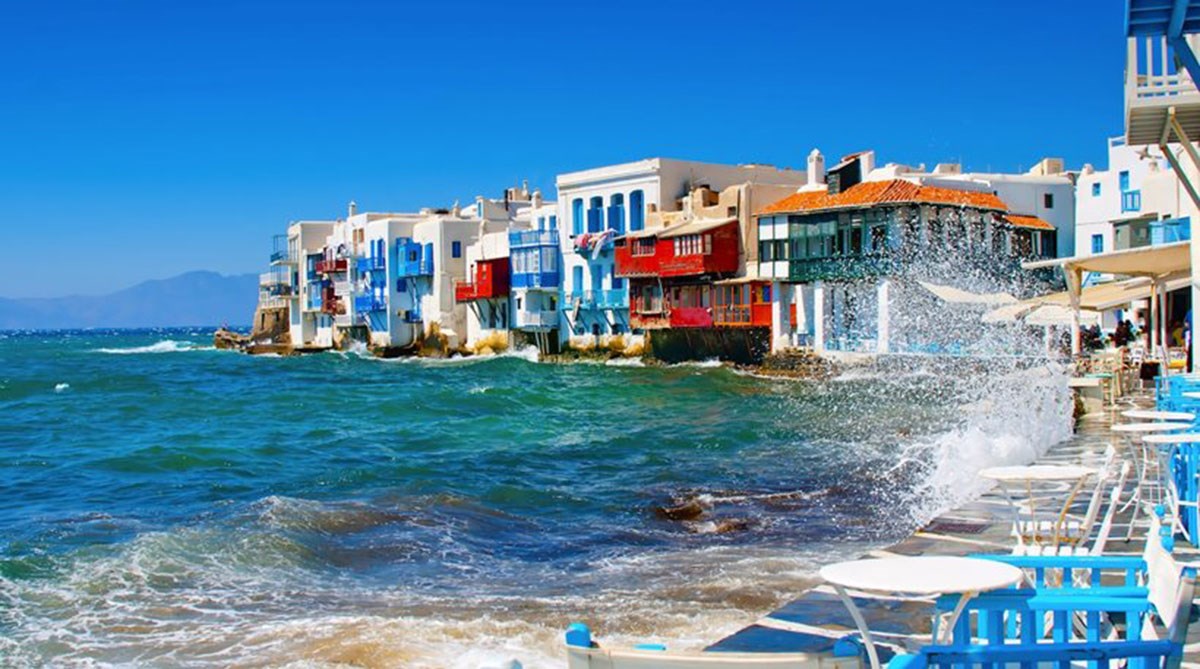 Στα χέρια της αστυνομίας οι Αλβανοί ληστές της Μυκόνου – Ξάφριζαν τις βίλες και…θησαύριζαν