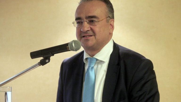 Επιστολή Βερβεσού στον Τσακαλώτο για την αύξηση του ορίου απαλλαγής από τον ΦΠΑ