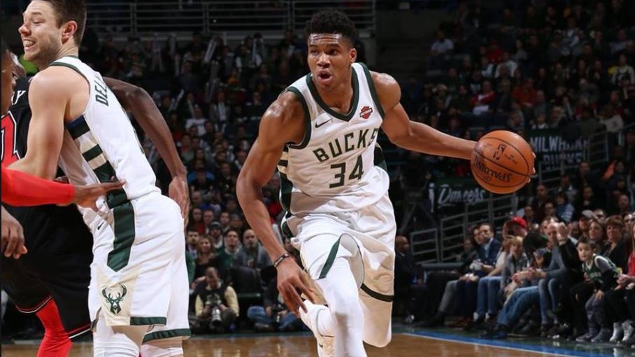 Νίκησαν οι Μπακς – Τραυματίστηκε ο Αντετοκούνμπο