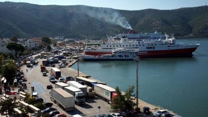 Δεμένα τα πλοία ανοιχτού τύπου στα λιμάνια Κέρκυρας και Ηγουμενίτσας