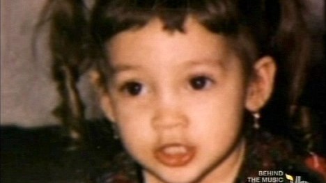 Πάει το μυαλό σας ποια μεγάλη σταρ είναι σήμερα αυτό το κοριτσάκι; – ΦΩΤΟ