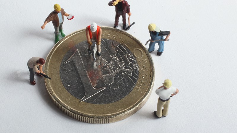 Στο χαμηλότερο επίπεδο από το 2009 η ανεργία στη Ευρωζώνη – Πρωταθλήτρια παραμένει η Ελλάδα