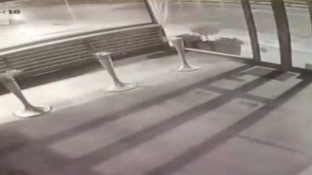 Νέο ΒΙΝΤΕΟ από την έκρηξη στο Μαρούσι- Δείτε τη μηχανή με τους δύο επιβαίνοντες που αναζητά η ΕΛ.ΑΣ- ΒΙΝΤΕΟ