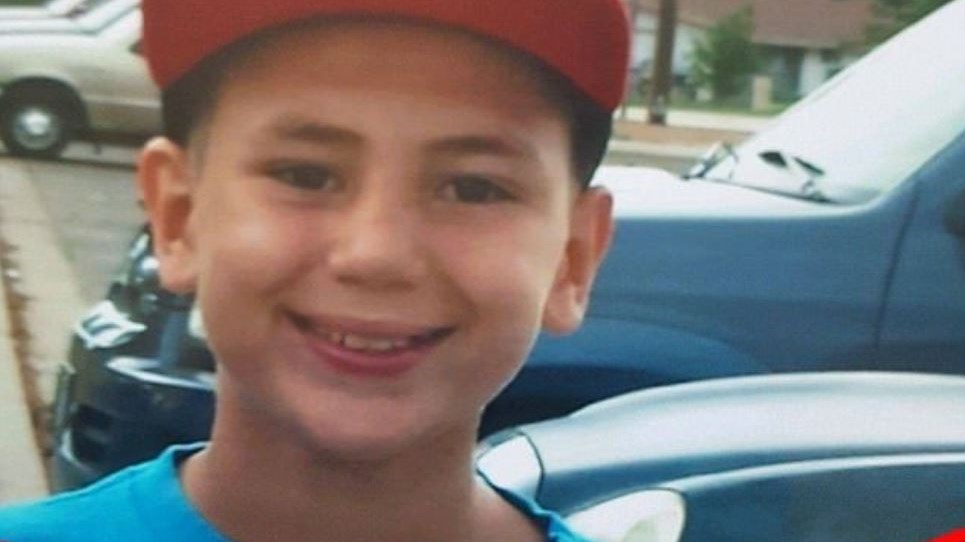 Ασύλληπτη κτηνωδία: 13χρονος ξυλοκοπήθηκε μέχρι θανάτου – Τον άφηναν να λιμοκτονεί στο σπιτάκι του σκύλου