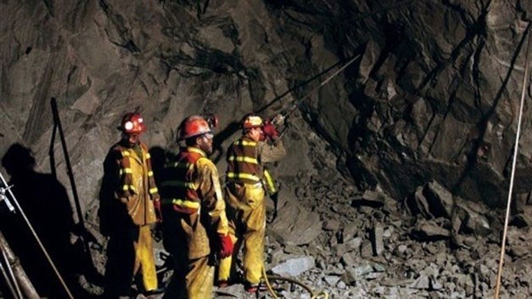 Θρίλερ με μεταλλωρύχους – 950 ψυχές έχουν εγκλωβιστεί σε ορυχείο χρυσού
