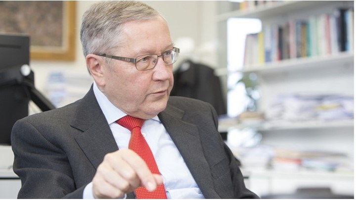 Ρέγκλινγκ:Η Ελλάδα μπορεί να εξέλθει με επιτυχία από το πρόγραμμα υπό έναν όρο