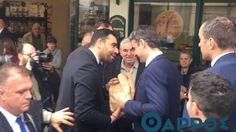 Ποιος βουλευτής του ΣΥΡΙΖΑ πρόσφερε…λαλάγγια στον Μητσοτάκη; – ΒΙΝΤΕΟ