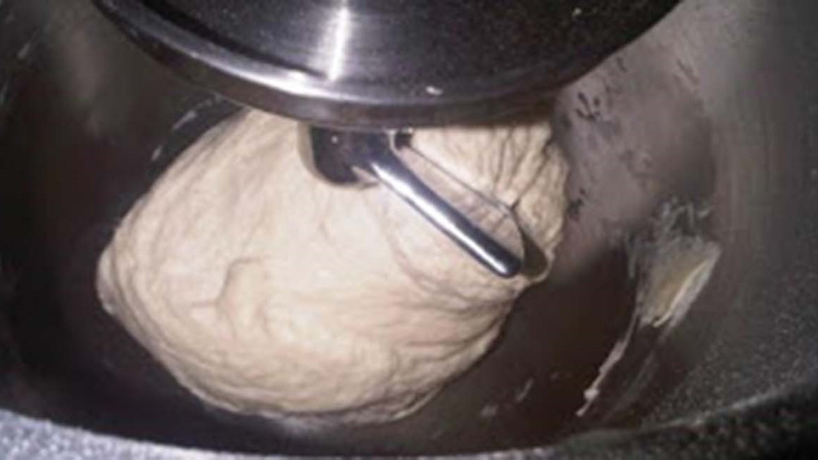 Φρίκη σε φούρνο- Πιάστηκε το χέρι του στη μηχανή παρασκευής ψωμιού
