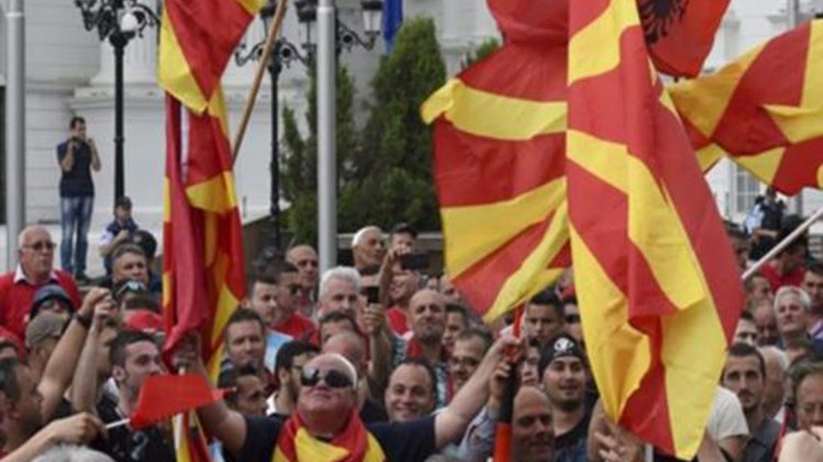 Δημοσκόπηση-έκπληξη στα Σκόπια: Για πρώτη φορά 6 στους 10 λένε «ναι» σε αλλαγή ονόματος για να μπει η χώρα σε ΕΕ-ΝΑΤΟ