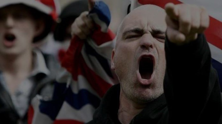 Φόβοι ότι Bρετανοί φασίστες ετοιμάζουν επιθέσεις αντιγράφοντας τους τζιχαντιστές