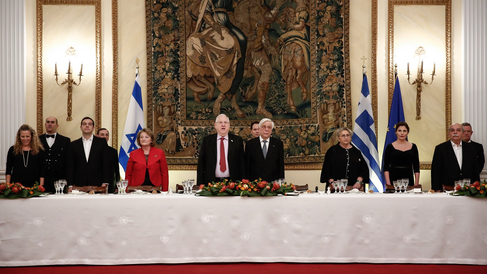 Το απρόοπτο με τον Πρόεδρο του Ισραήλ στο Προεδρικό Μέγαρο – Έσπασε η καρέκλα του