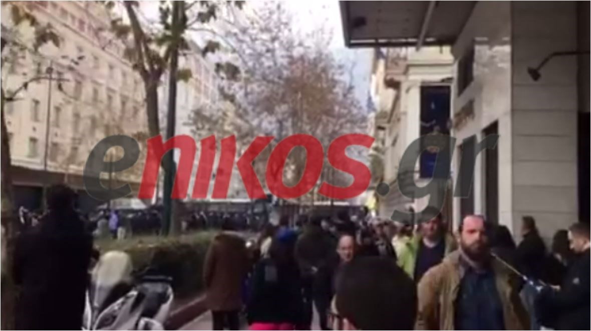 Νέο ΒΙΝΤΕΟ από τα επεισόδια στο κέντρο της Αθήνας κατά τη διάρκεια του συλλαλητηρίου