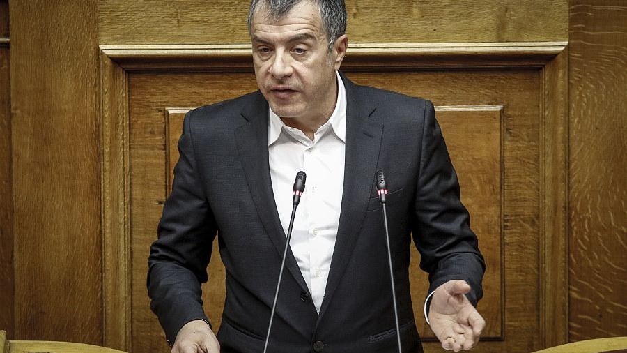 Συμβούλιο Αρχηγών με τη συμμετοχή των πρώην πρωθυπουργών προτείνει ο Θεοδωράκης