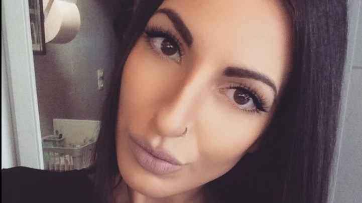 Αυτή είναι η 22χρονη Κρητικοπούλα που πέθανε στην Άμφισσα ενώ εργαζόταν – Σοκαρισμένη η οικογένεια της Στέλλας Γιακουμάκη – ΦΩΤΟ