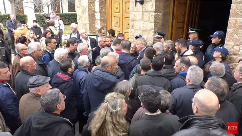 Ένταση έξω από τα γραφεία της Ιεράς Συνόδου για τον νέο Μητροπολίτη Μάνης – ΒΙΝΤΕΟ