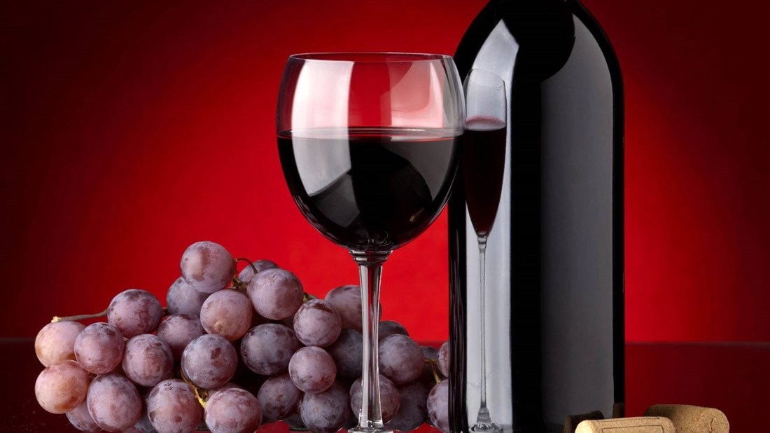 Πως να ανοίξετε ένα μπουκάλι κρασί χρησιμοποιώντας ένα… κλειδί – ΒΙΝΤΕΟ