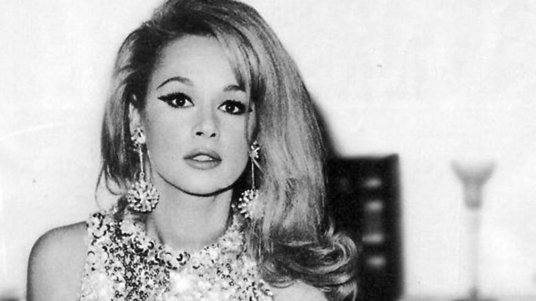 H επική “πόρτα” που έριξε η Βουγιουκλάκη σε πρωθυπουργό και η ατάκα που πέρασε στην ιστορία