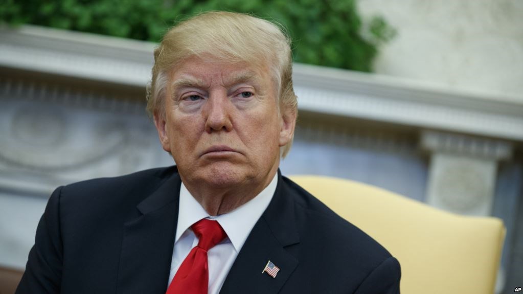 Δριμύ «κατηγορώ» από τον Τραμπ στο FBI για το μακελειό στο σχολείο της Φλόριντα