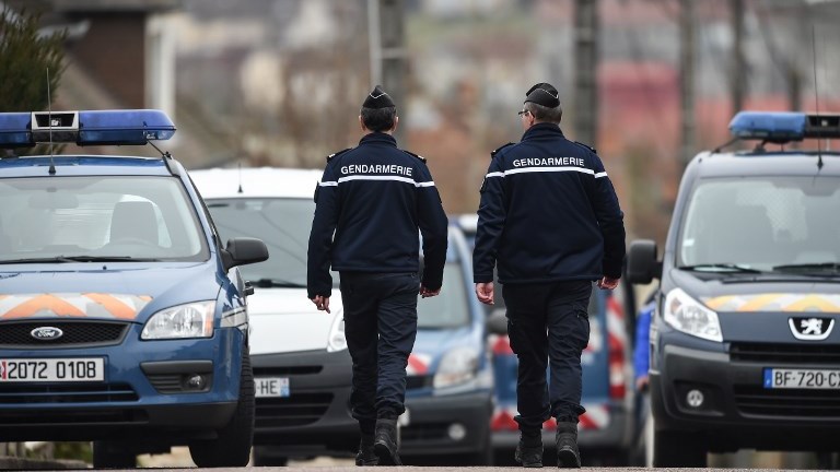 Κινηματογραφική ληστεία με λεία 26 εκατ. ευρώ – Οι δράστες ήταν ντυμένοι υδραυλικοί – Κράτησαν όμηρο την κόρη του ενός φρουρού