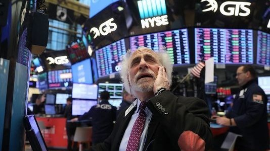 Wall Street: Με κέρδη έκλεισε μια συνεδρίαση μεγάλων διακυμάνσεων