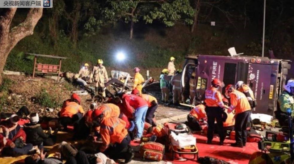 Τραγωδία στο Χονγκ Κονγκ – Τουλάχιστον 19 νεκροί από την ανατροπή διώροφου λεωφορείου- ΦΩΤΟ