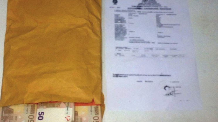 77χρονη προσπάθησε να δωροδοκήσει αστυνομικό για να της … «κόψει» χρόνια