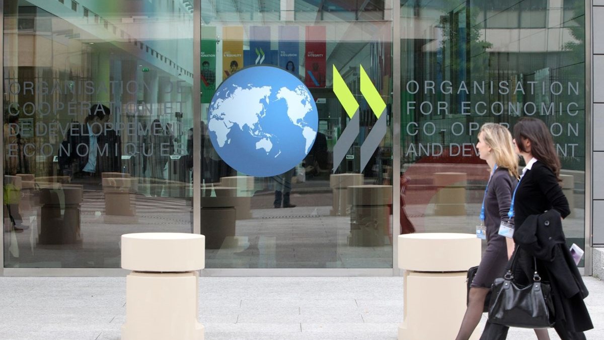 Έκθεση του ΟΟΣΑ: Οι… τεμπέληδες του νότου δουλεύουν περισσότερο από κάθε άλλο Ευρωπαίο