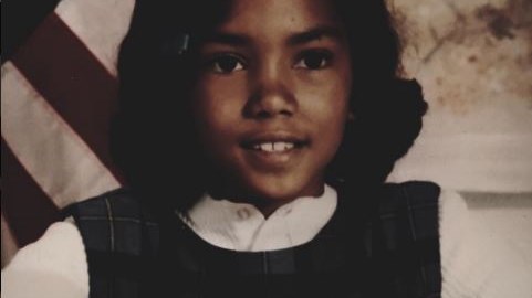 Ποιο είναι αυτό το κορίτσι; Αναγνωρίζετε τη γοητευτική σταρ του Χόλιγουντ; – ΦΩΤΟ