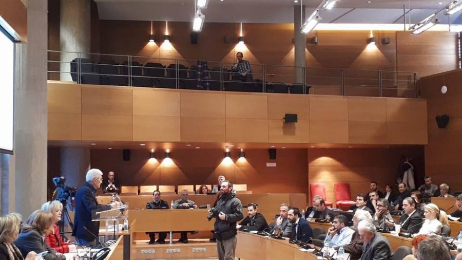 Αντιπαράθεση και σκληρή κριτική σε Μπουτάρη στη συνεδρίαση του Δ.Σ. Θεσσαλονίκης για το Σκοπιανό