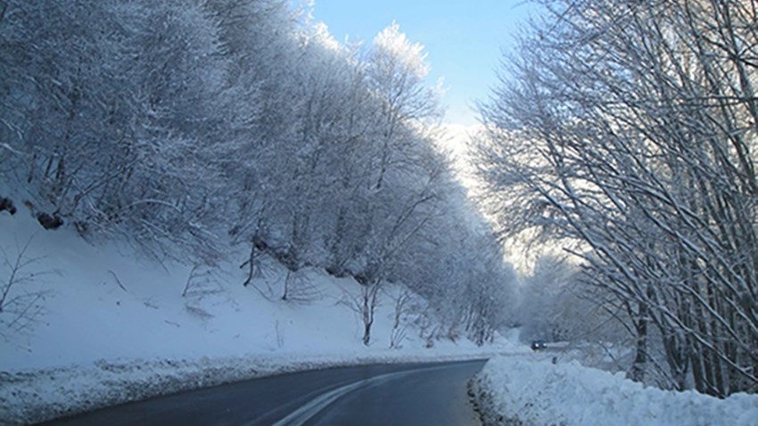 Έκτακτο δελτίο επιδείνωσης καιρού: Πού θα εκδηλωθούν ισχυρές καταιγίδες και πυκνές χιονοπτώσεις