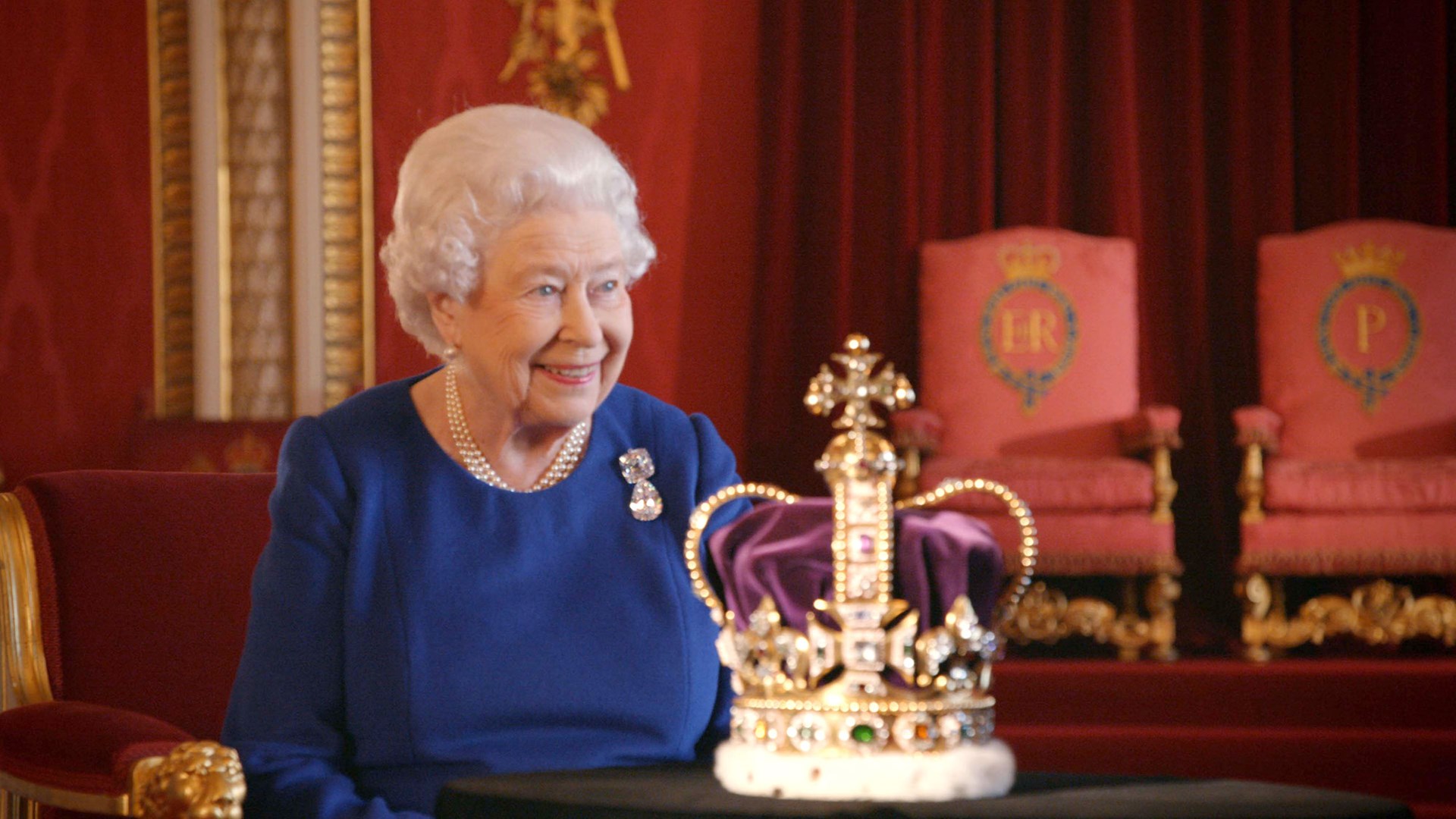 Τι απαγόρευσε η Βασίλισσα Ελισάβετ από όλες τις βασιλικές κατοικίες;