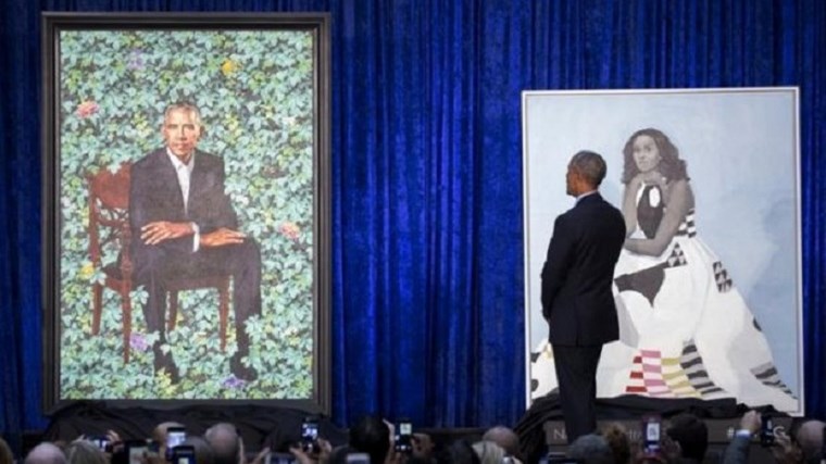 Αυτά είναι τα επίσημα πορτρέτα του Μπαράκ και της Μισέλ Ομπάμα – ΦΩΤΟ – ΒΙΝΤΕΟ