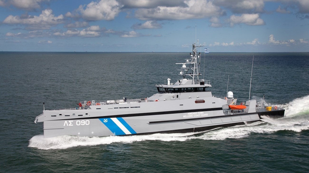 Φτάνει στον Πειραιά η ναυαρχίδα του λιμενικού που εμβολίστηκε από τους Τούρκους