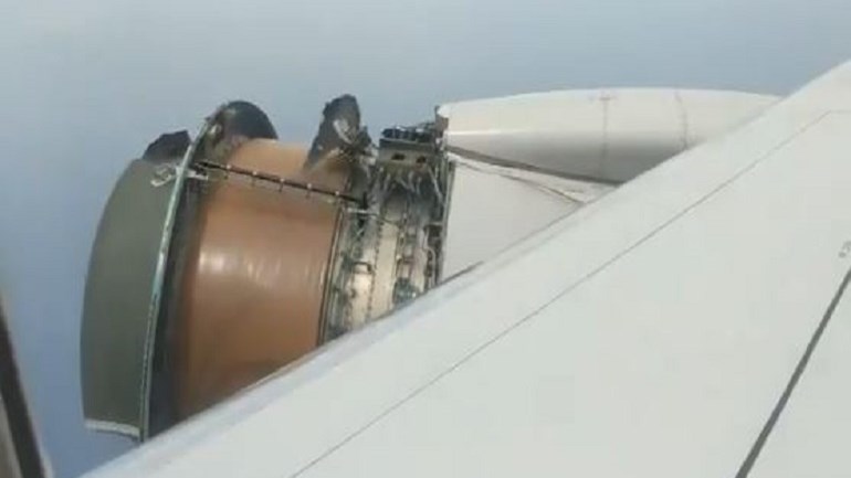 Τρόμος στον αέρα- Επιβάτες έβλεπαν να ξηλώνονται κομμάτια από τον κινητήρα του αεροπλάνου την ώρα της πτήσης– ΒΙΝΤΕΟ