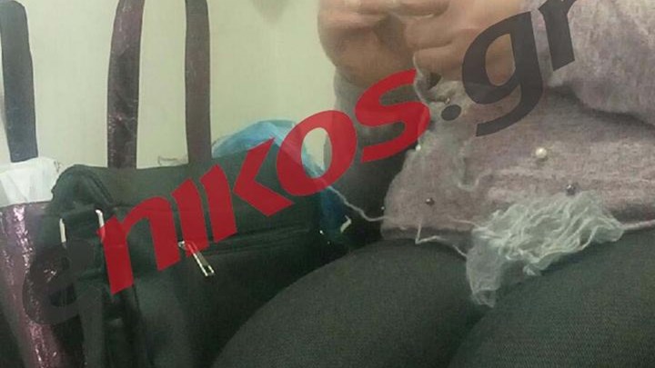 Το έριξε… στο πλέξιμο μέχρι να έρθει η σειρά της στην ουρά του ΕΟΠΥΥ – ΦΩΤΟ αναγνώστη