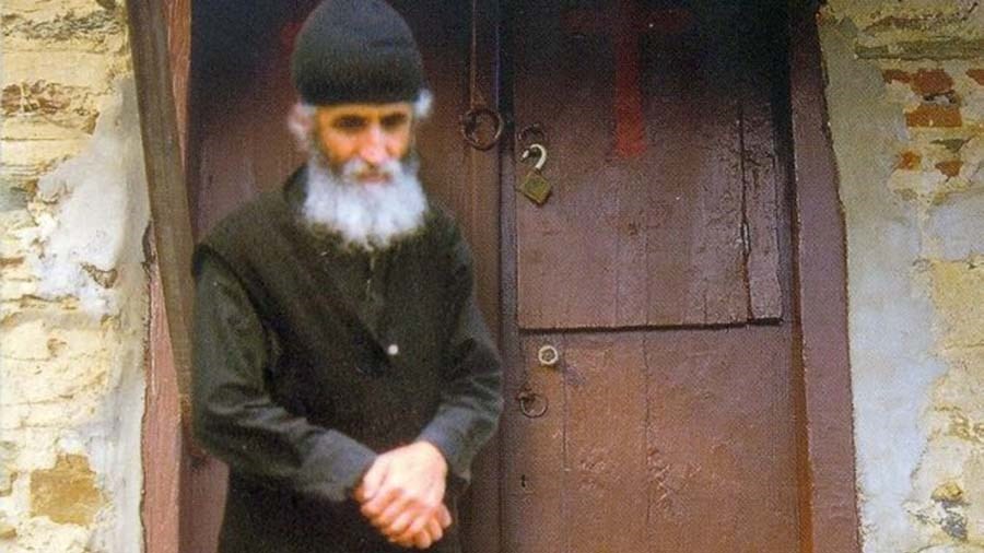 Έμειναν όλοι “άφωνοι” – Εσκιμώοι προσκύνησαν τον τάφο του Αγίου  Παϊσίου