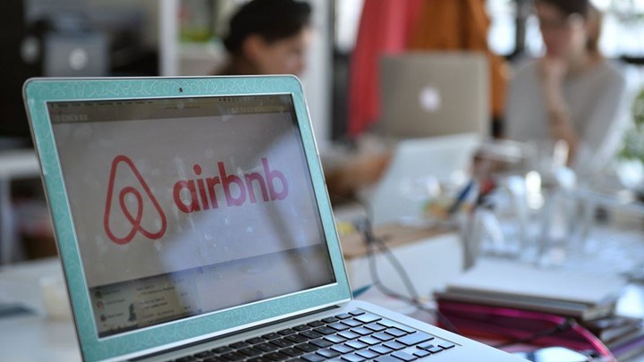 Τσουνάμι εξώσεων φέρνει το Airbnb