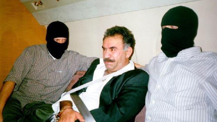 Οτσαλάν: Σαν σήμερα συνελήφθη και παραδόθηκε στους Τούρκους διώκτες του- ΦΩΤΟ- ΒΙΝΤΕΟ