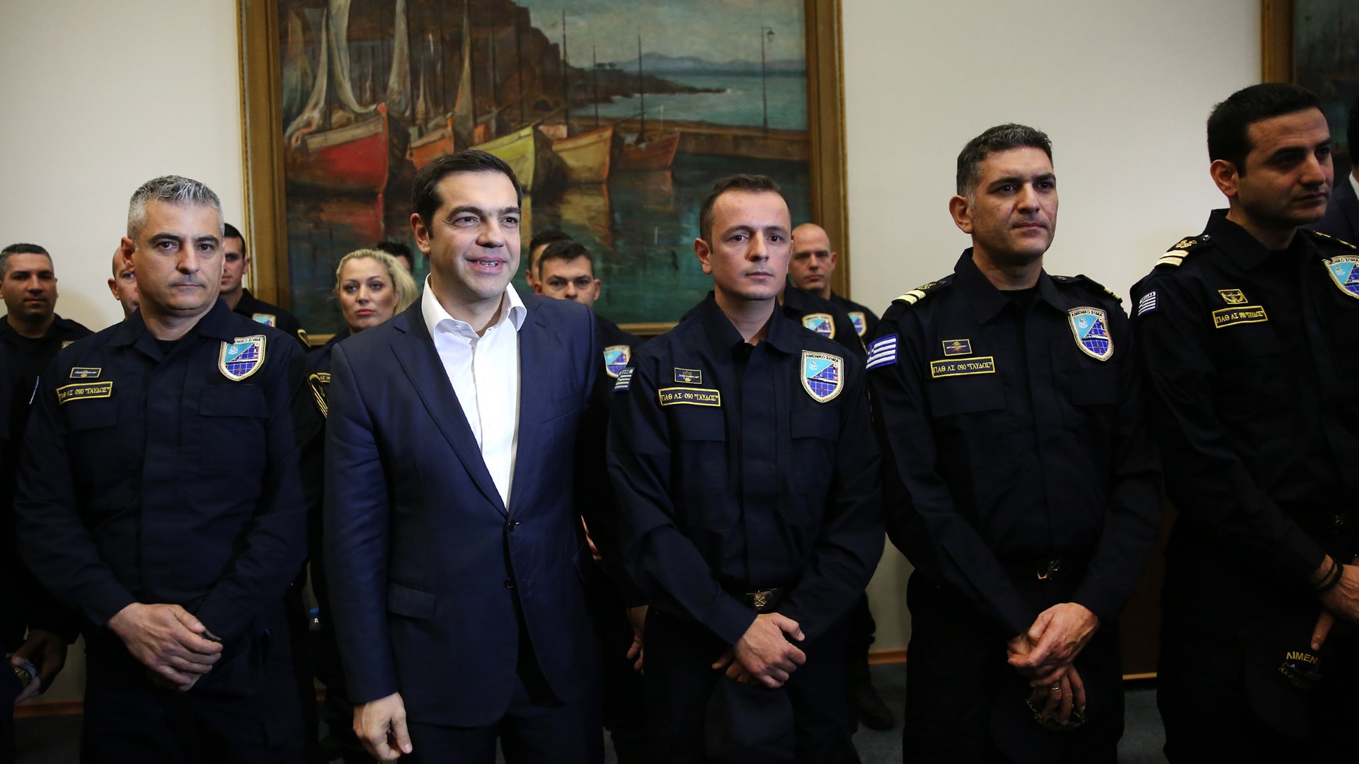 Τσίπρας στον πλοίαρχο του “Γαύδος”: Επέδειξες ψυχραιμία και η ψυχραιμία είναι γενναιότητα- ΦΩΤΟ- ΒΙΝΤΕΟ