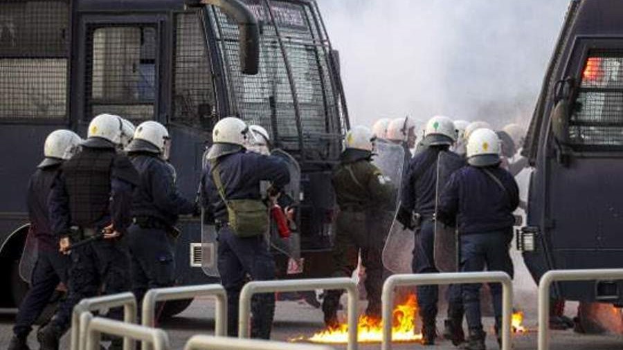 Επεισόδια με μολότοφ στο λιμάνι του Πειραιά