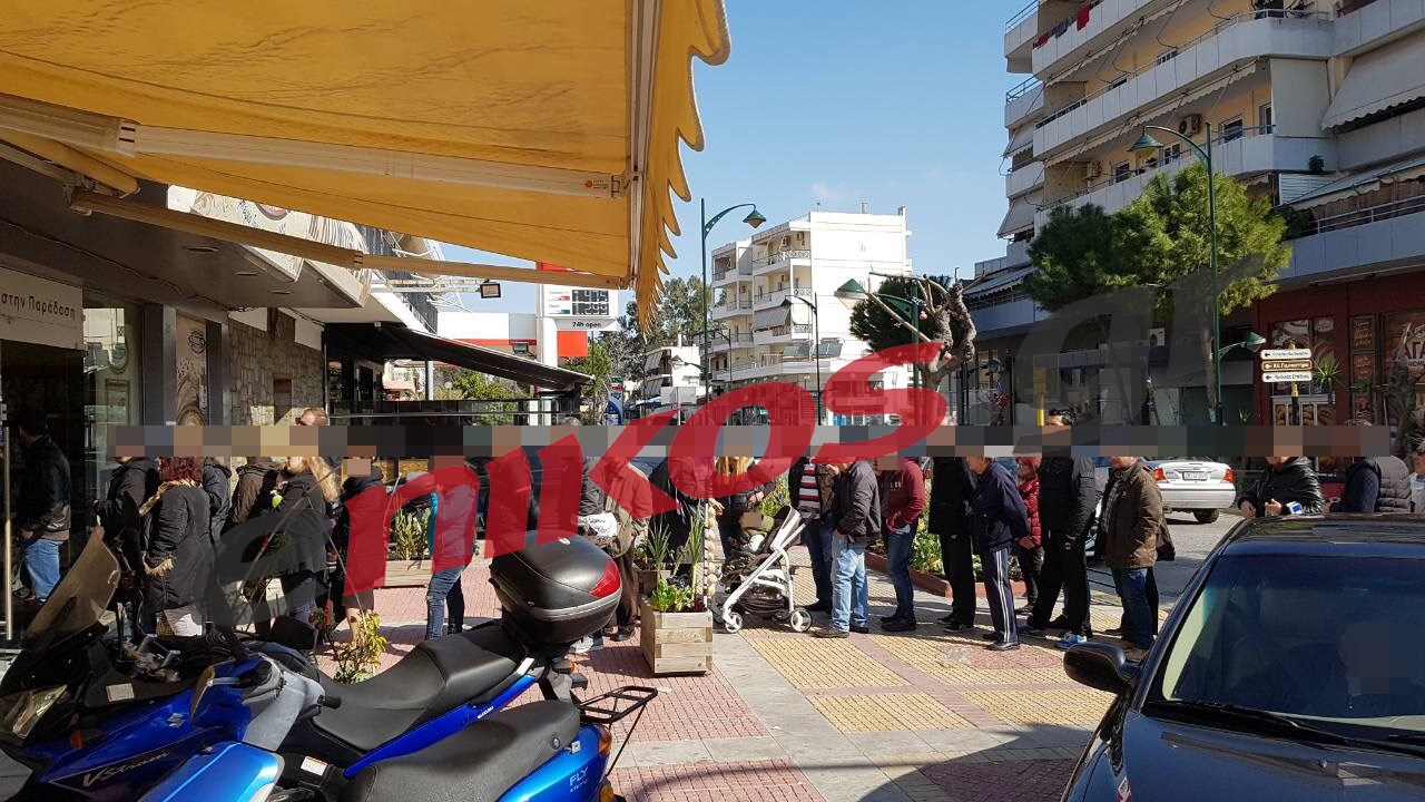 Στήθηκαν στην ουρά για να αγοράσουν χαλβά – ΦΩΤΟ αναγνώστη